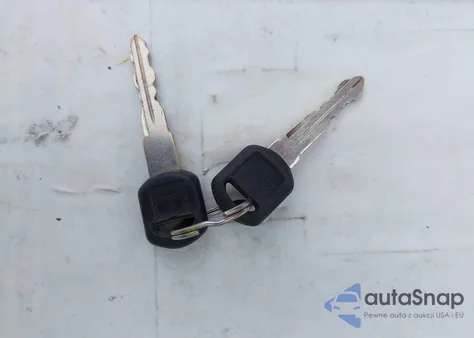 1997 GMC Sierra C1500 z USA, uszkodzony, nr VIN 1GTEC14W7VZ523228